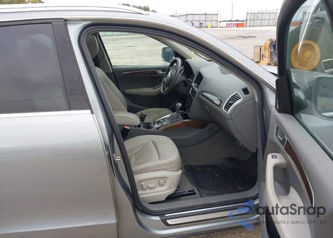 2010 Audi Q5 3.2 Premium z USA, uszkodzony, nr VIN WA1LKAFP7AA094983